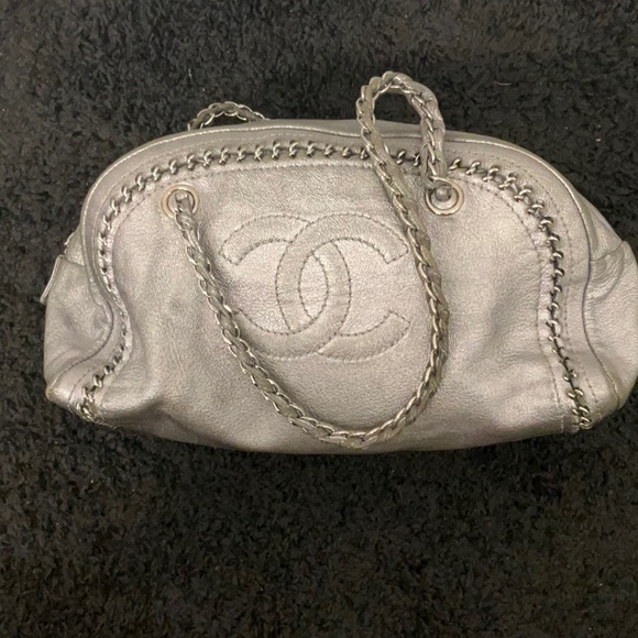CHANEL Handbags - ❤️SALE❤️Chanel purse